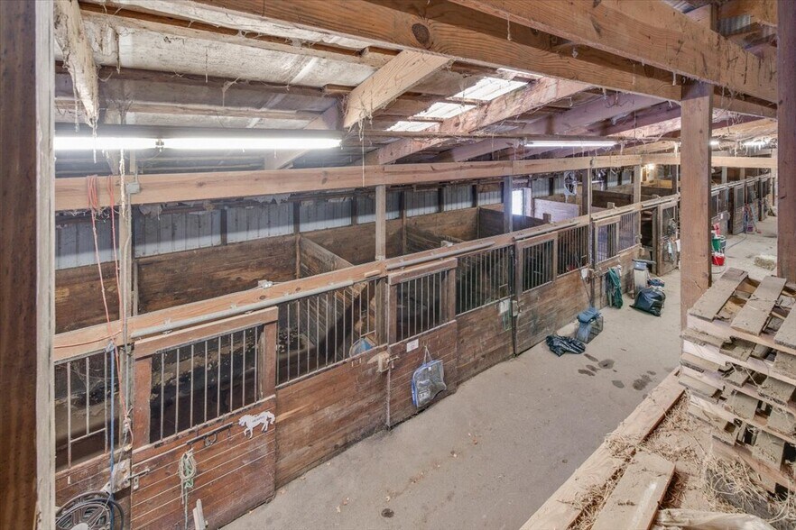 More Photos Of 2675 Carriagegate Ln, Maineville Lodge Meeting Hall For Sale