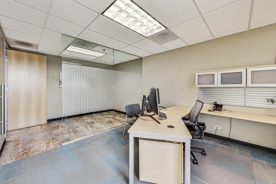 More Photos Of 10700 W Higgins Rd, Rosemont Office For Sale