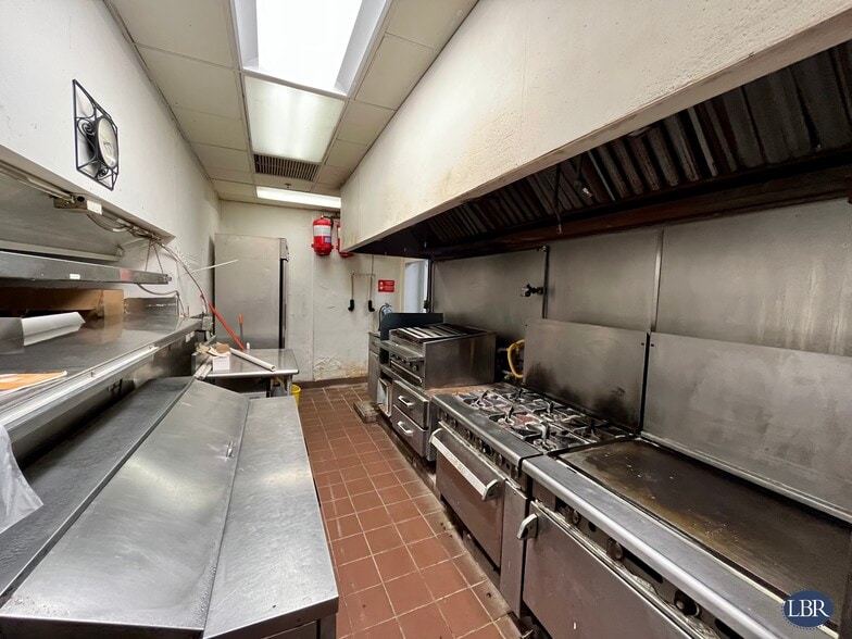 More Photos Of 5665 Cypress Gardens Blvd, Winter Haven Hotel For Lease