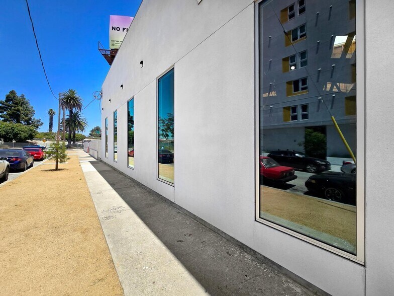 More Photos Of 5075 W Adams Blvd, Los Angeles Medical For Lease