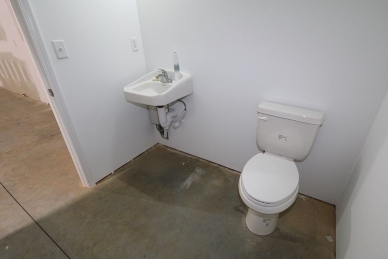 More Photos Of 1729 Locust Hill Rd, Greer Showroom For Lease