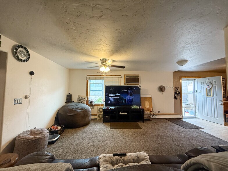 More Photos Of 1035 Park Ave, Monte Vista Specialty For Sale