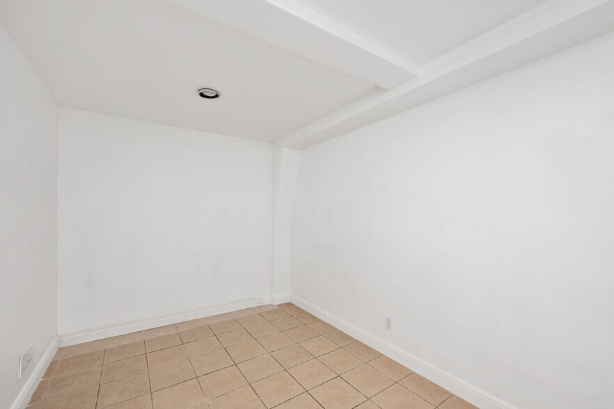 More Photos Of 3861 Jasmine Ave, Culver City Medical For Lease