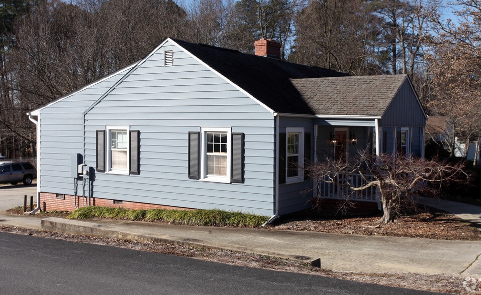 More Photos Of 2713 Pinedale Rd, Greensboro Medical For Lease