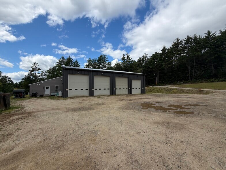 Primary Photo Of 237 N Bennington Rd, Bennington Flex For Sale