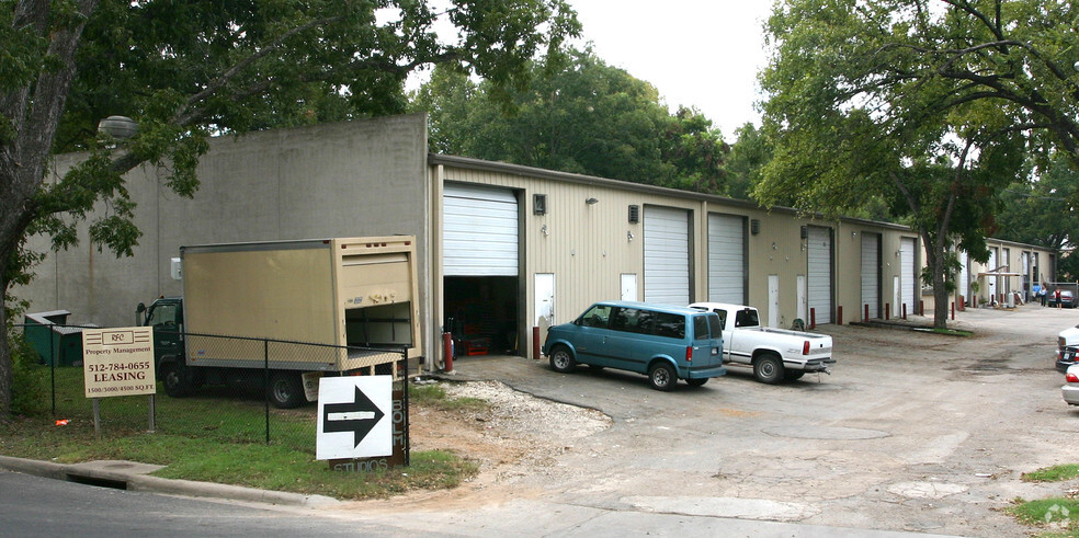 Primary Photo Of 5305 Bolm Rd, Austin Warehouse For Lease