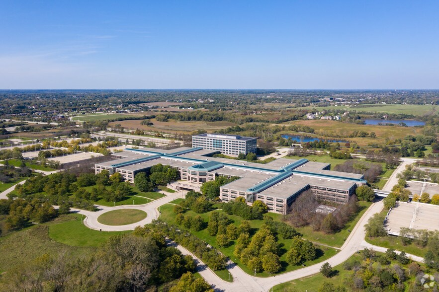 More Photos Of 2000 Center Dr, Hoffman Estates Office For Lease