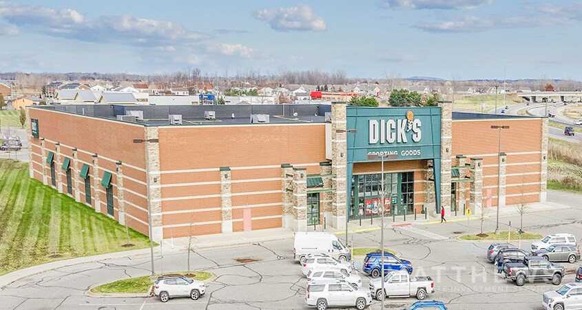 More Photos Of 50580 Waterside Dr, New Baltimore Freestanding For Sale