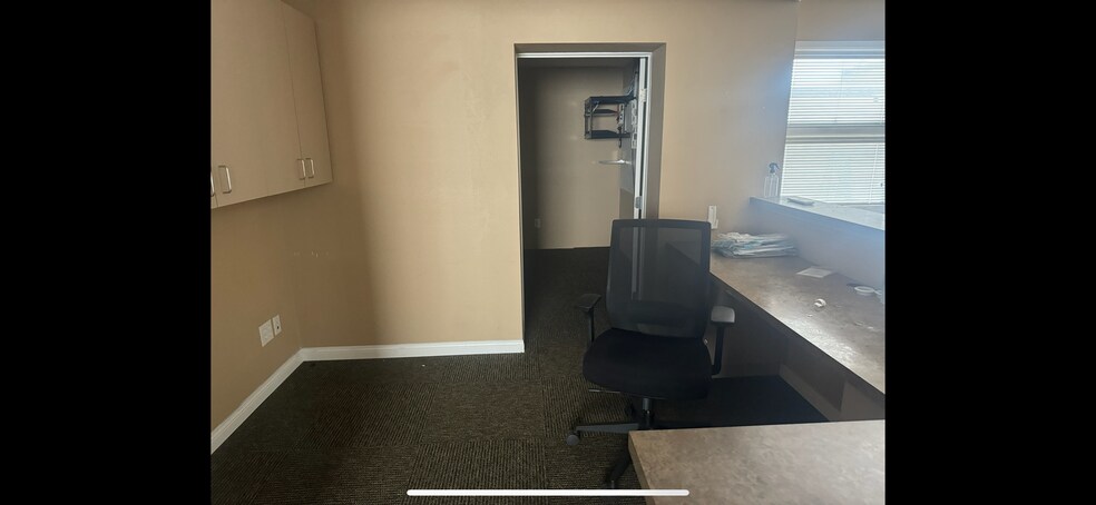 More Photos Of 8939 La Mesa Blvd, La Mesa Medical For Lease