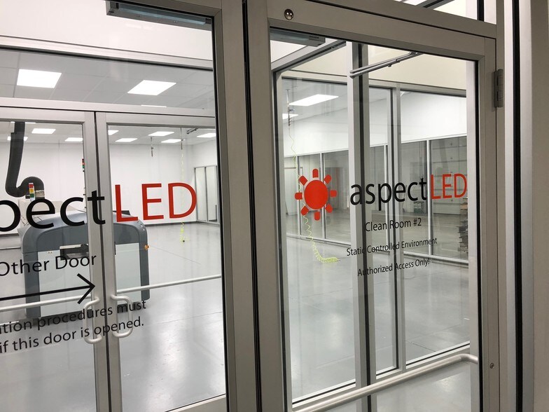 More Photos Of 3755 N Dunlap St, Arden Hills Light Manufacturing For Lease