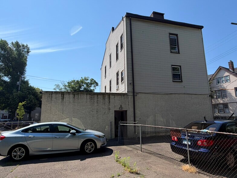 More Photos Of 1362 State St, New Haven Storefront Retail Residential For Sale