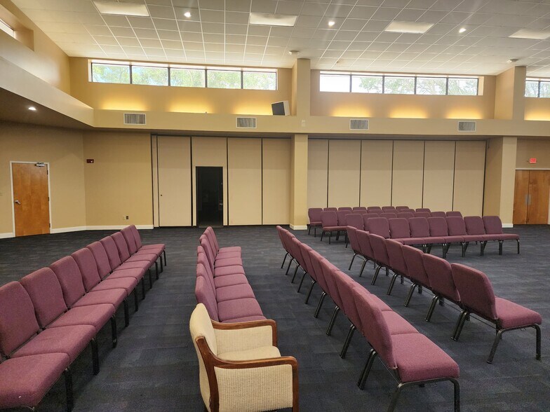 More Photos Of 2030 W Fletcher Ave, Tampa Office For Lease