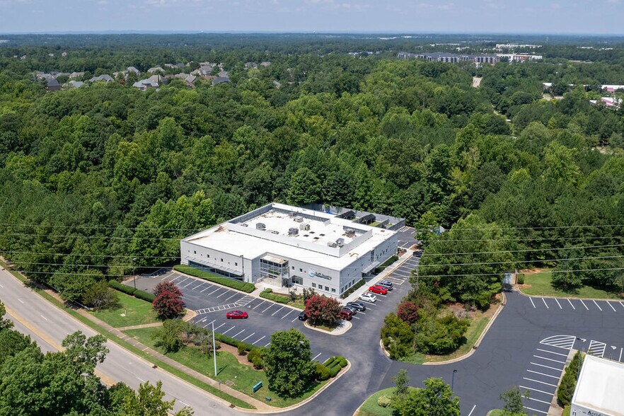 More Photos Of 1605 NW Maynard Rd, Cary Veterinarian Kennel For Sale