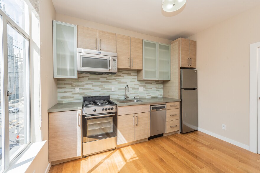 More Photos Of 184 Valley St, San Francisco Apartments For Sale