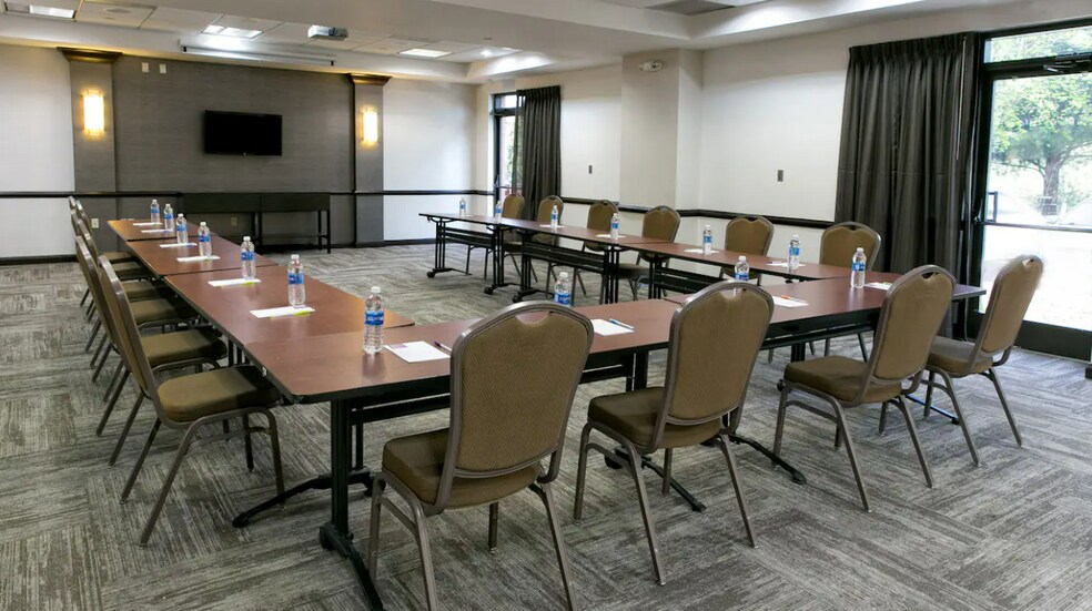 More Photos Of 650 Bakers Bridge Ave, Franklin Hotel For Sale