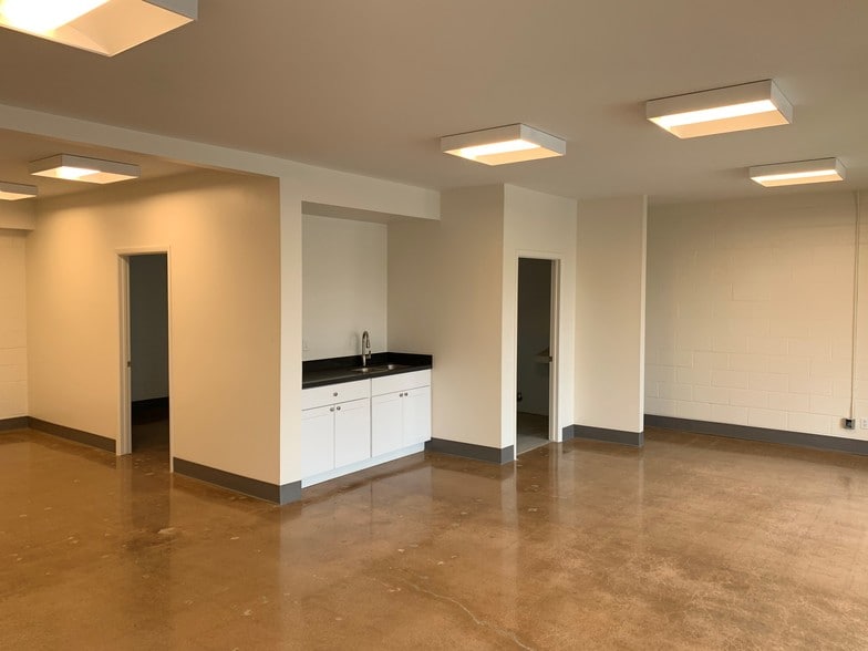 More Photos Of 460 Olive Ave, Vista Contractor Storage Yard For Lease