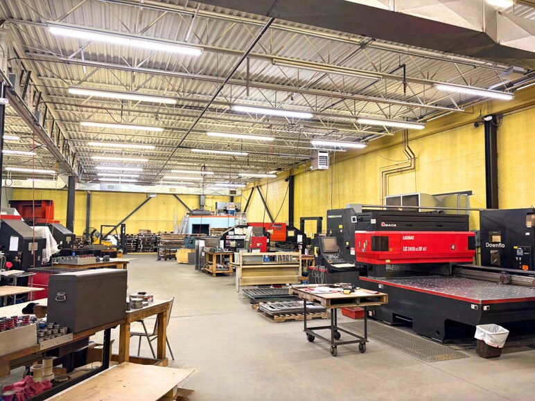 More Photos Of 4 Cabot Rd, Hudson Light Manufacturing For Lease