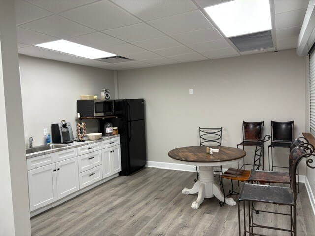 More Photos Of 4045 S Access Rd, Chattanooga Warehouse For Lease