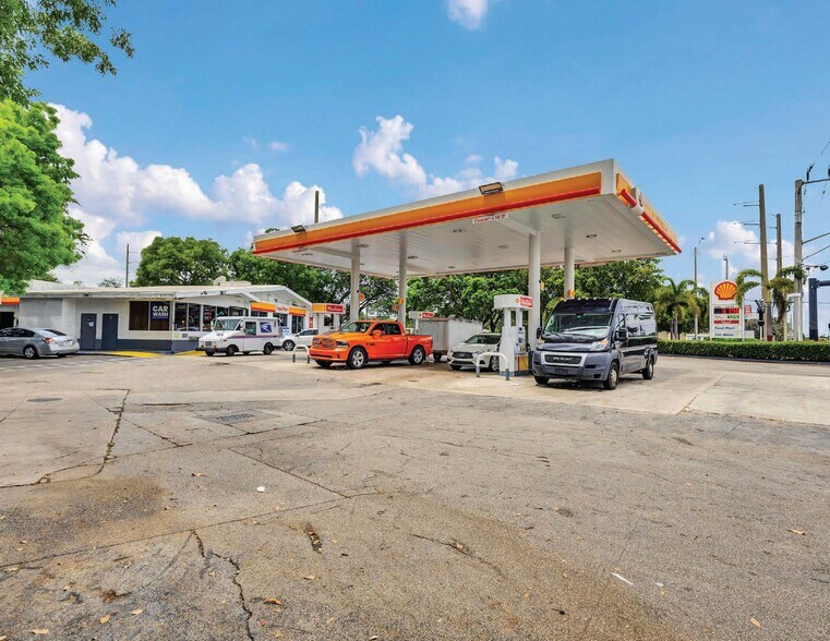 More Photos Of 2090 W Oakland Park Blvd, Oakland Park Service Station For Sale