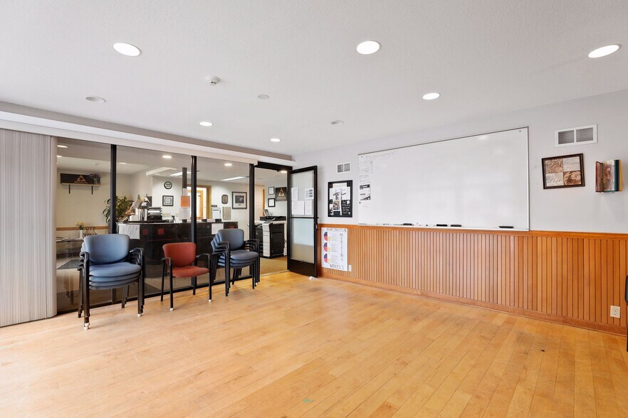 More Photos Of 800 N 42nd Ave, Minneapolis Medical For Lease