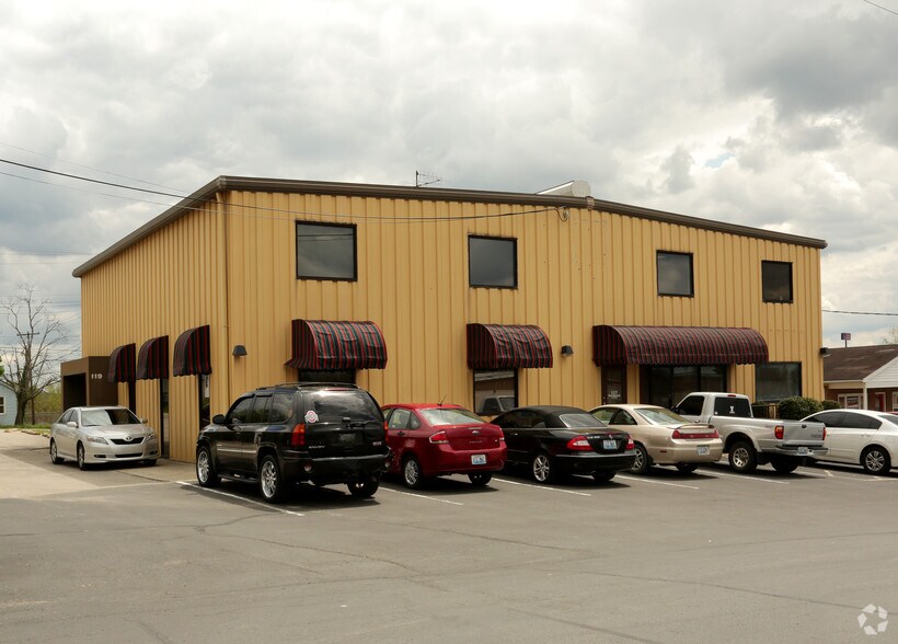 Primary Photo Of 117 E Adams St, La Grange Office For Lease