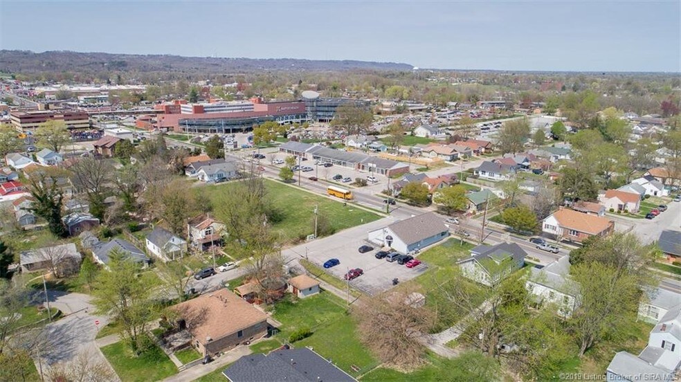 More Photos Of 1617 State St, New Albany Freestanding For Lease