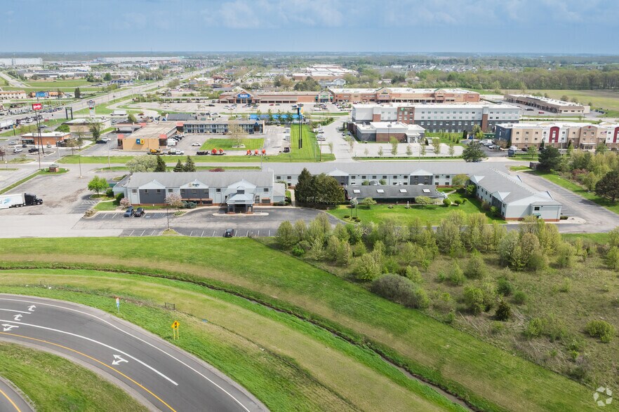 More Photos Of 10621 Fremont Pike, Perrysburg Hotel For Sale