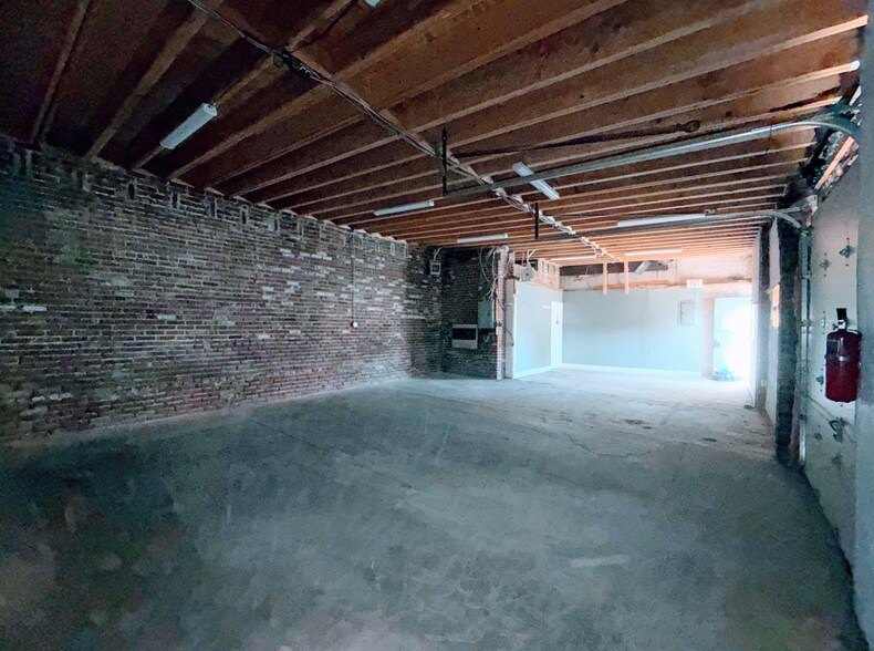 More Photos Of 300 W Coulter St, Philadelphia Flex For Lease
