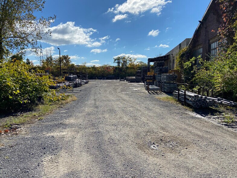 More Photos Of 501 Robb St, McKees Rocks Warehouse For Sale