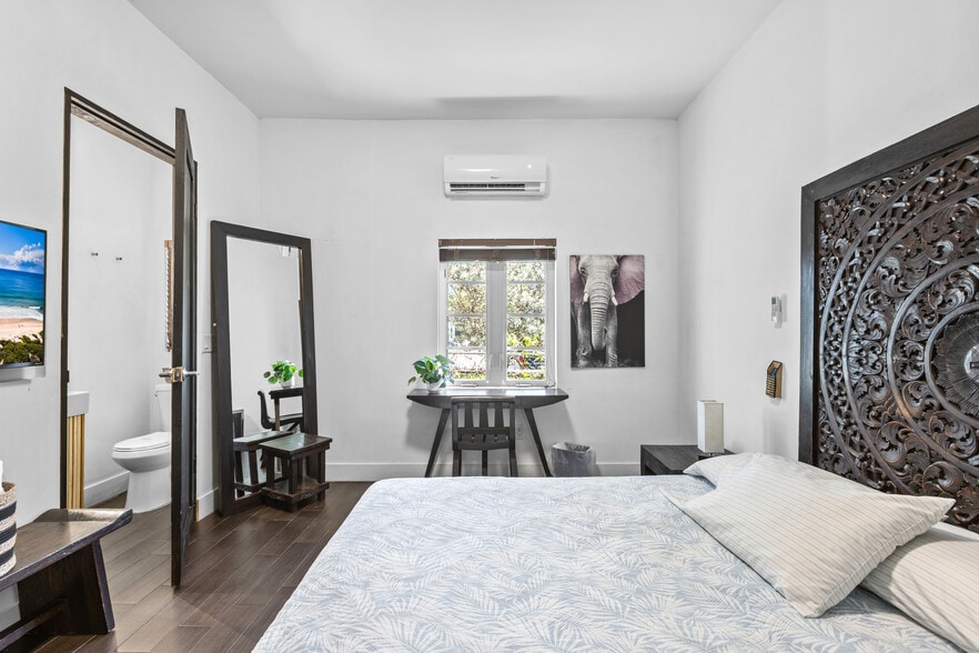 More Photos Of 575 NE 61st St, Miami Hotel For Sale