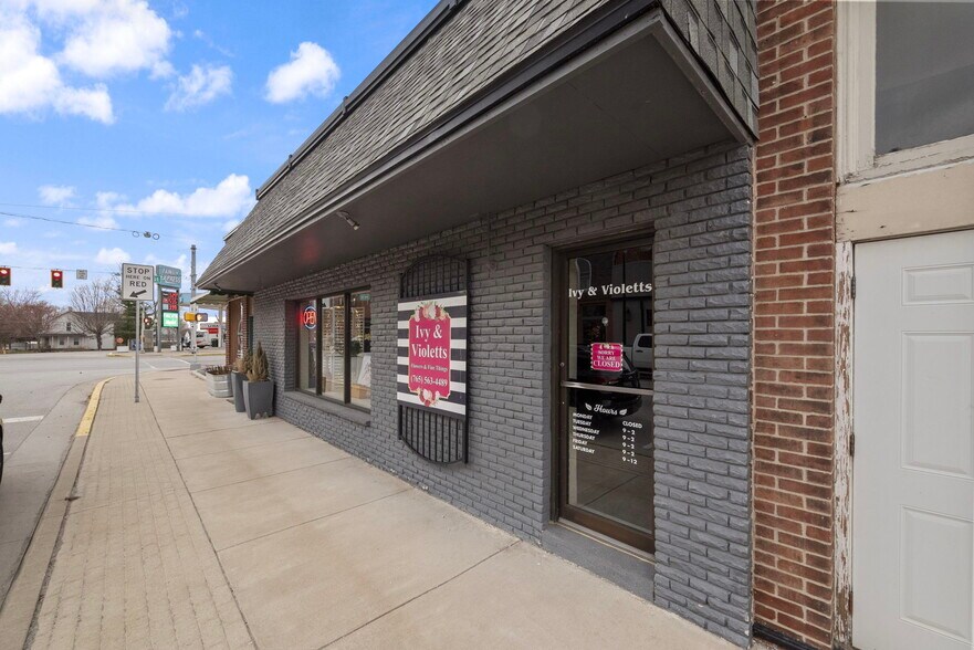 Primary Photo Of 116 W 3rd St, Brookston Storefront Retail Office For Sale
