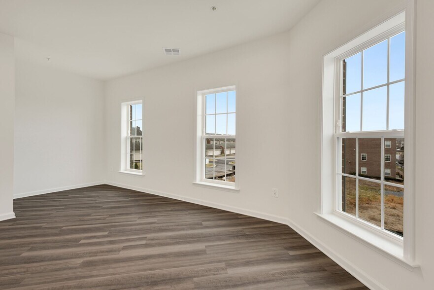 More Photos Of 3546 Worthington Blvd, Frederick Storefront Retail Office For Lease