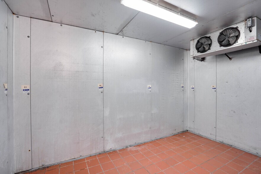 More Photos Of 112 W Maple Ave, Beaver Dam Freestanding For Lease