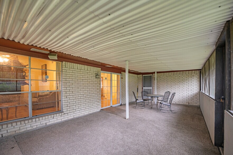 More Photos Of 7315 Pine St, Manvel Industrial For Sale