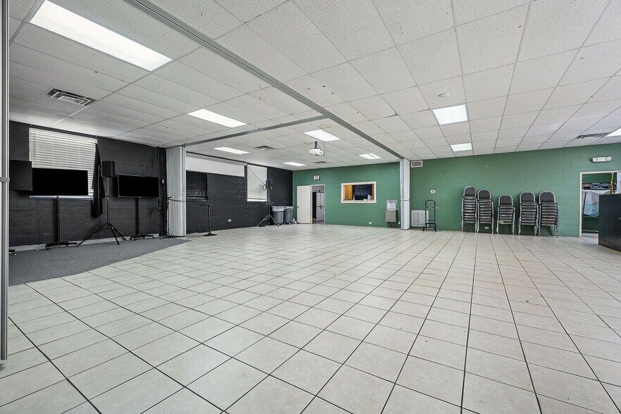 More Photos Of 310 N Spring St, McMinnville General Retail For Sale