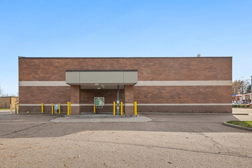 More Photos Of 4042 Cleveland Ave SW, Canton Drugstore For Lease