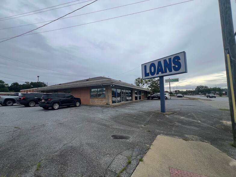 More Photos Of 806 13th St, Phenix City Storefront For Lease