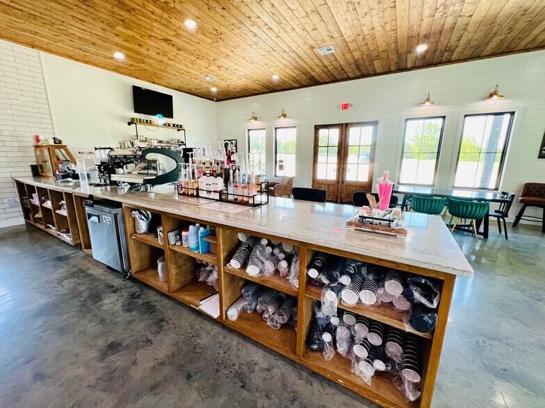 More Photos Of 211 W Highway 70, Madill Fast Food For Sale