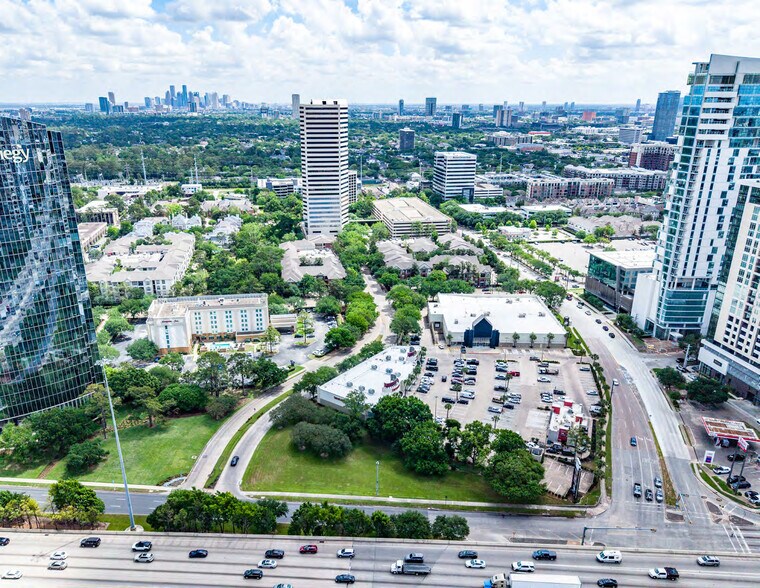 More Photos Of 4500 San Felipe Rd, Houston Freestanding For Lease