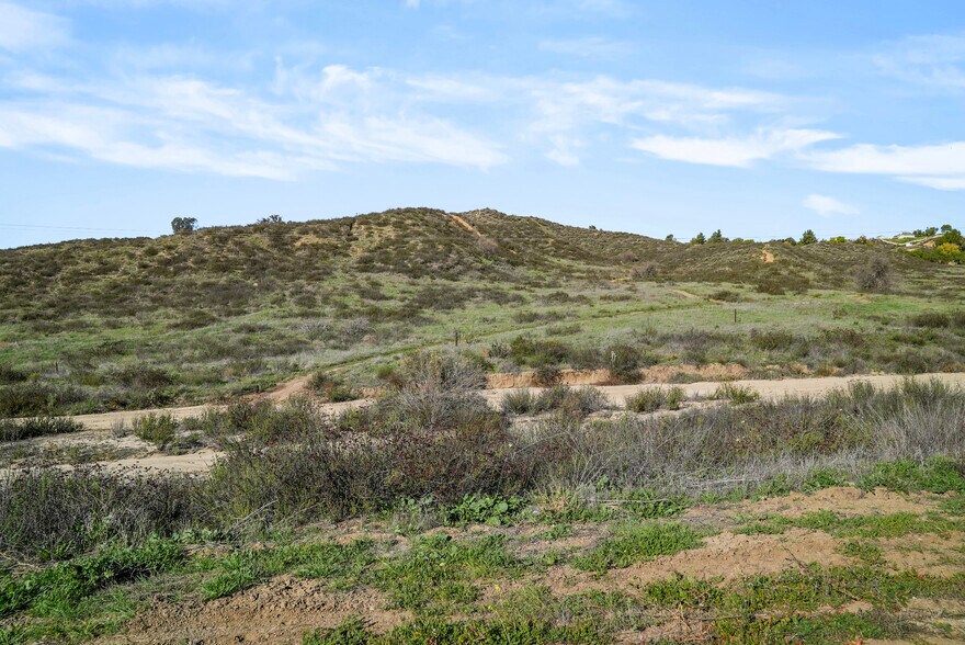 More Photos Of Anza Rd & Linda Rosea, Temecula Land For Sale