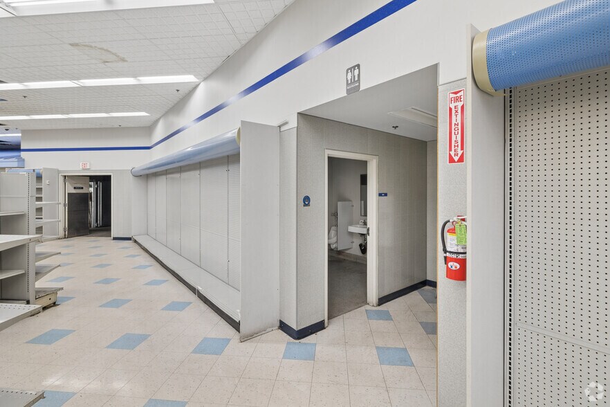 More Photos Of 1605 S San Jacinto Ave, San Jacinto Drugstore For Sale