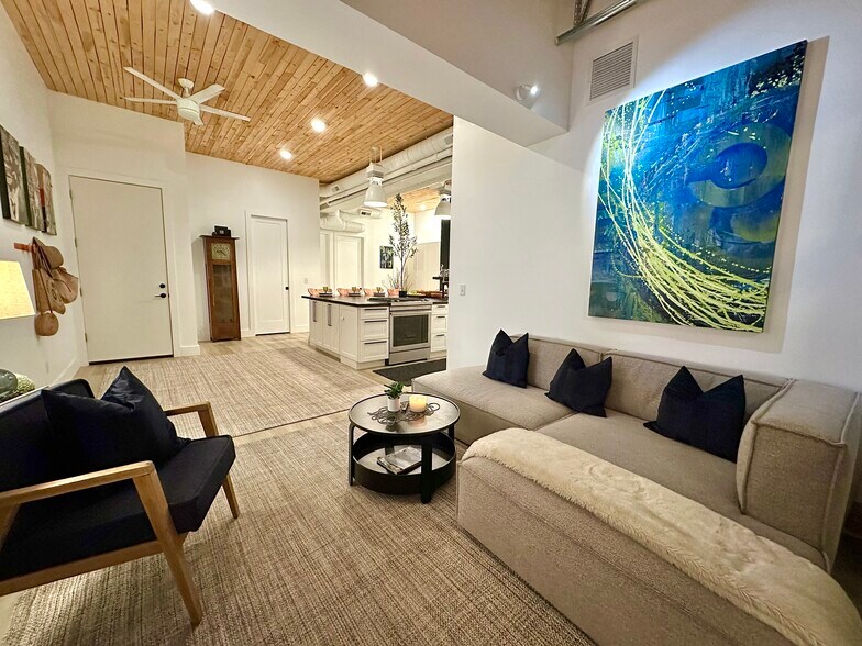 More Photos Of 13662 Red Arrow Hwy, Harbert Hotel For Sale