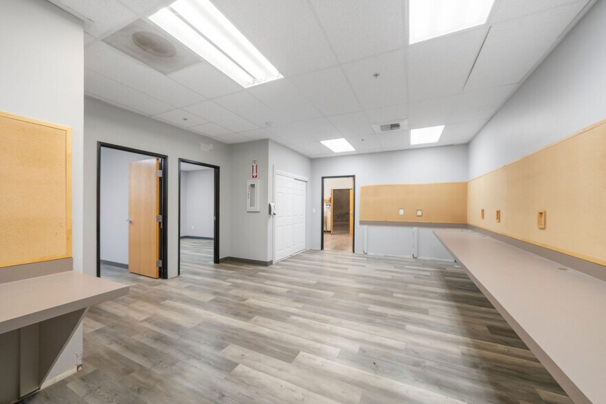 More Photos Of 1105 Aviation Dr, Lake Havasu City Manufacturing For Lease