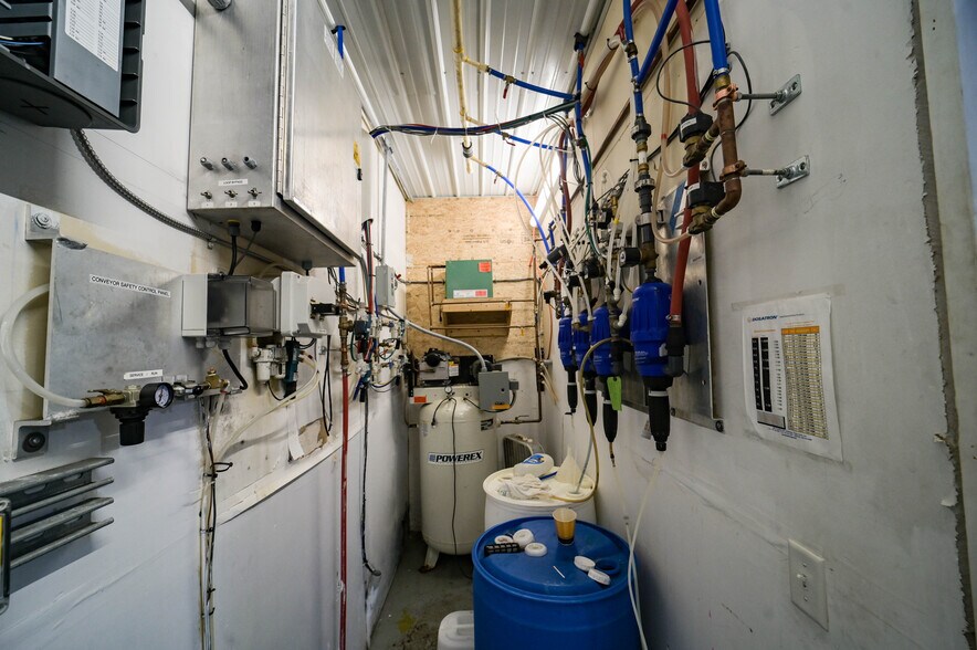 More Photos Of 1700 Oriskany W st, Utica Carwash For Sale