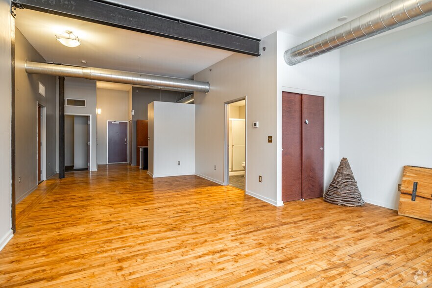 More Photos Of 21 W North St, Akron Apartments For Lease