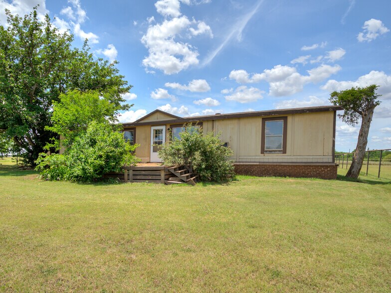 More Photos Of 22514 2930 rd, Kingfisher Industrial For Sale