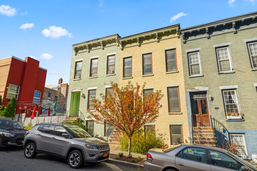 More Photos Of 132-134 S Swan St, Albany Office Residential For Sale