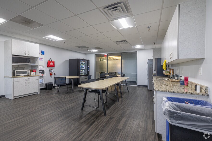 More Photos Of 6401 Golden Triangle Dr, Greenbelt Office For Lease