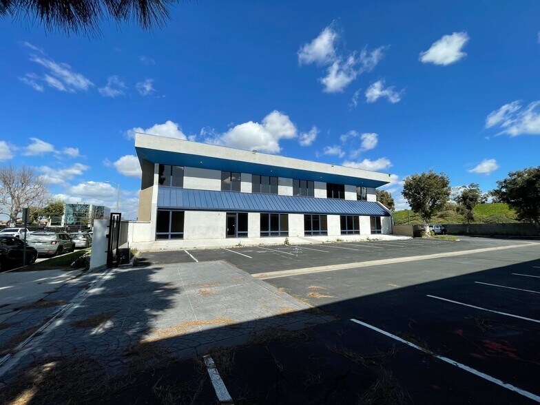 More Photos Of 171 S Anita Dr, Orange Medical For Lease