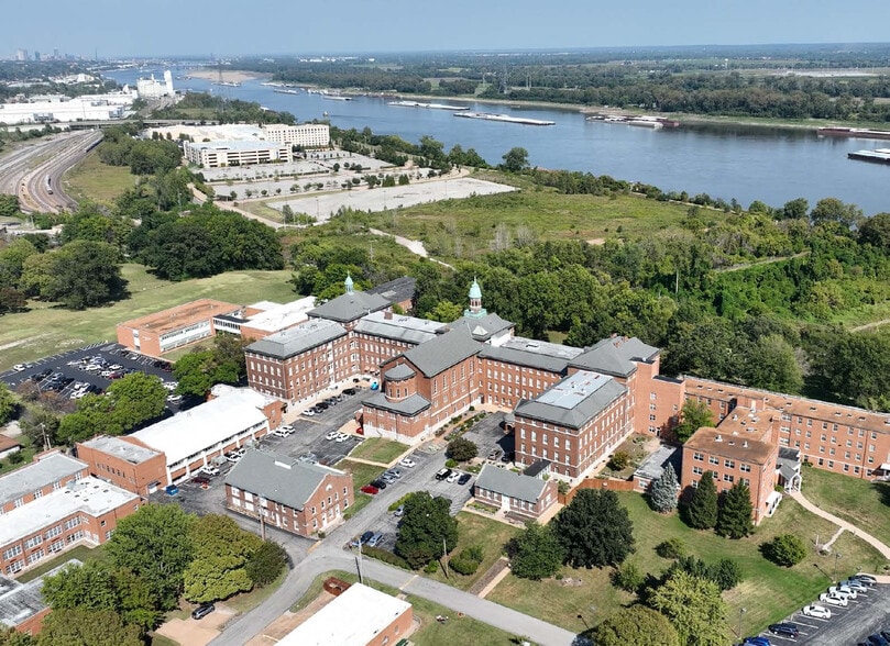 More Photos Of 320 E Ripa Ave, Lemay Schools For Sale